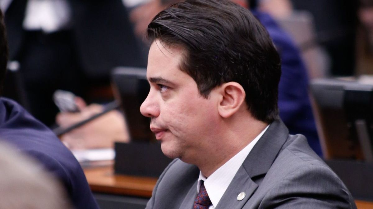 Gilmar autoriza PF ter acesso a computadores e celulares de Júnior Mano